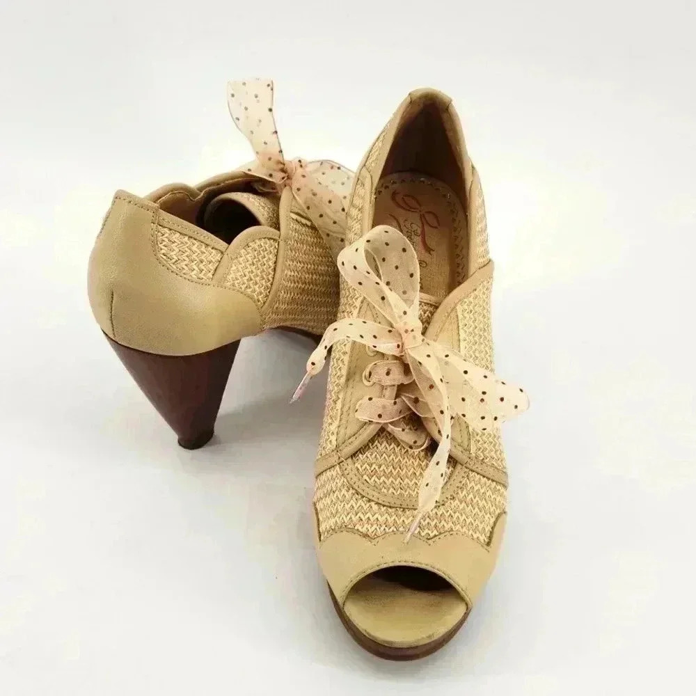 POETIC LICENCE LONDON  HEELS